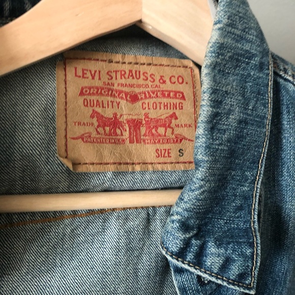 Levi’s Denim Jacket (S) - Picture 3 of 3